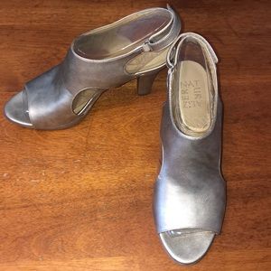 Naturalizer Dalton Heels